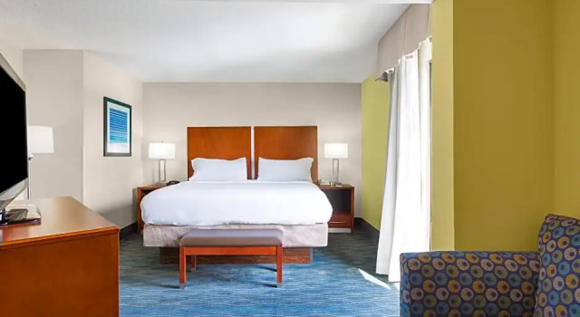 Двухместный люкс c 1 комнатой Holiday Inn Express & Suites Wilmington-University Center by IHG