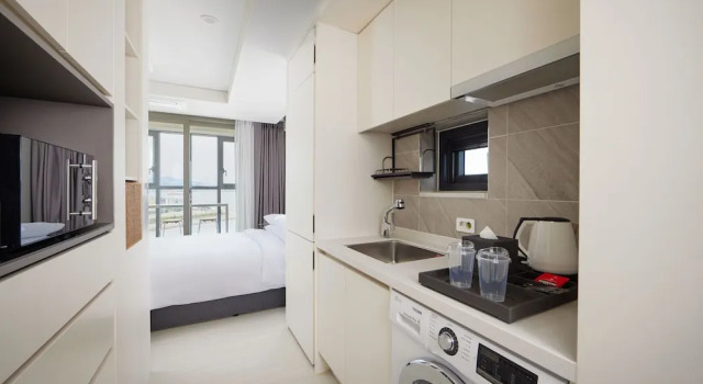 Luksusowy dwuosobowy pokój i balkonem Shift Door Residence Hari