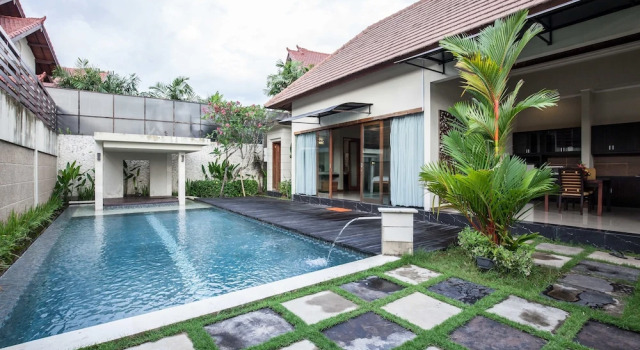 Двухместная вилла Deluxe с балконом Putri Bali Seminyak Villa