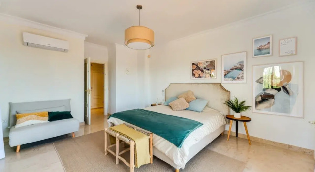 All About Casa Roca, Забронировать Отель Марбелья Коста-дель-Соль, рядом с Playa de Artola
