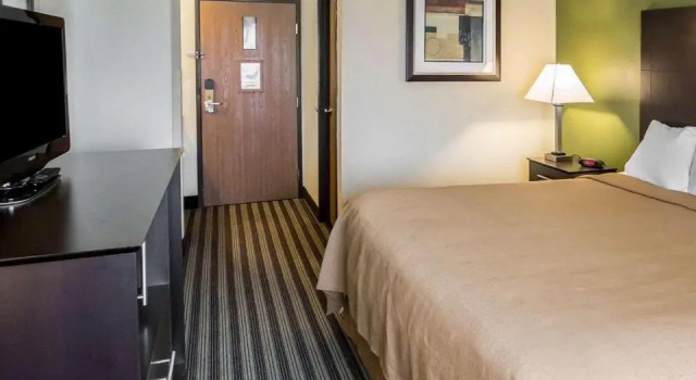 Номер Standard Quality Inn Chesterton near Indiana Dunes National Park I-94