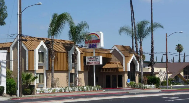 Rainbow Inn - Near Adventure City
