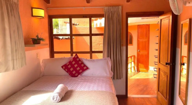Casa Centro Panajachel / Parqueo Privado / 7-12 pax, Prenota Hotel Hotel a Solola con parcheggio, Parcheggio