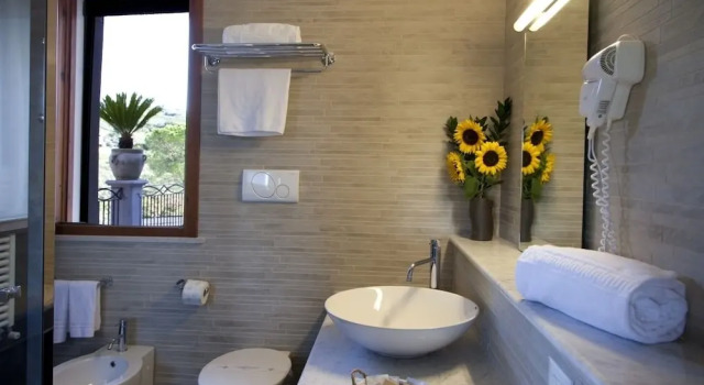 Номер Comfort Queen Hotel