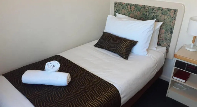 Одноместный номер Economy Crest Motor Inn