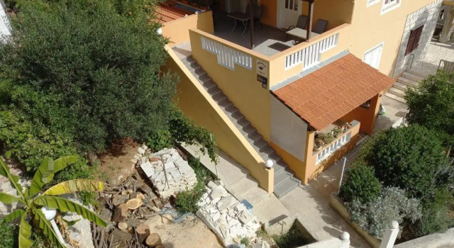 Apartments Vinko, Забронировать Апартаменты/квартира Собра Остров Мльет, рядом с Частный Пляж «Апартментс Ядранка Мльет»