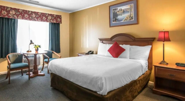 Двухместный номер Standard TiltonLodge Inn & Suites