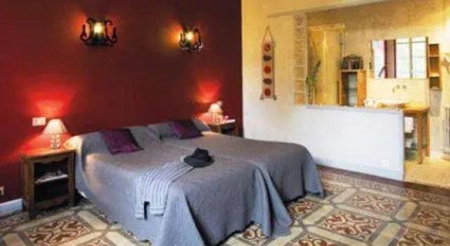 Auberge du Pont Romain, Book Hostel / Vandrerhjem Hostels i Sommieres, Hostel / Vandrerhjem