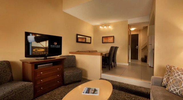 Люкс Mountain Side Hotel Whistler by Executive