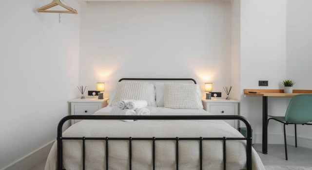 Kitchenette W M Sofa Bed Ensuite Parking