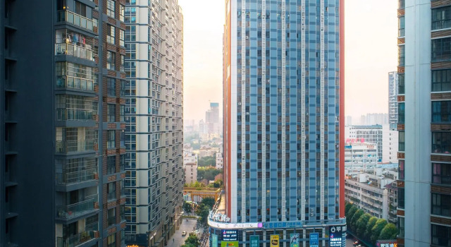 James Joyce Coffetel·Nanning Guangxi University Luban Road Metro Station, Rezerwuj Hotel Hotele w Nanning z parkingiem, Parking