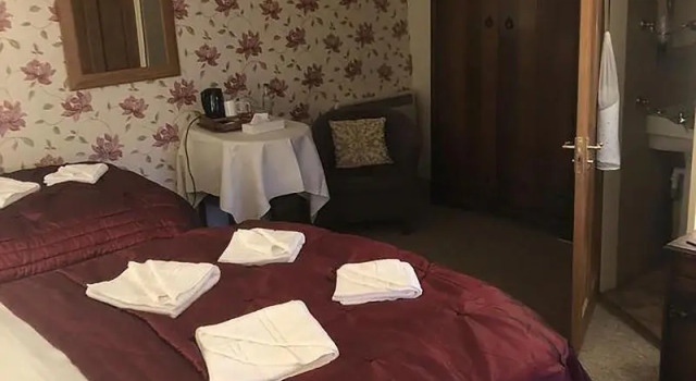 The Oakeley Arms Hotel