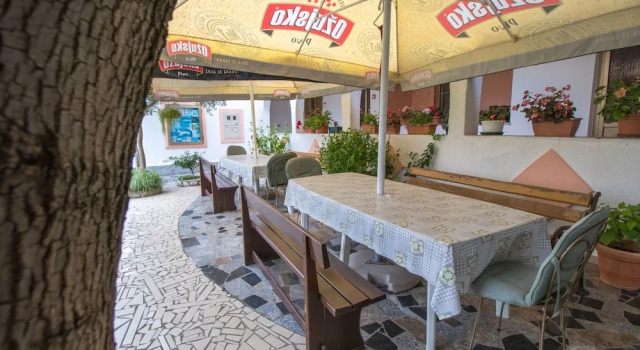 Apartments Zeljka, Varaa Huoneisto Hotellit Kvarner Islands uima-altaalla, Uima-allas