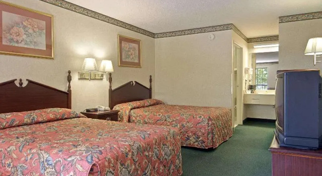 Номер Days Inn & Suites by Wyndham Fort Valley