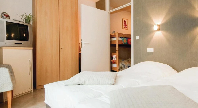 Amazing Home in De Haan With 12 Bedrooms and Wifi