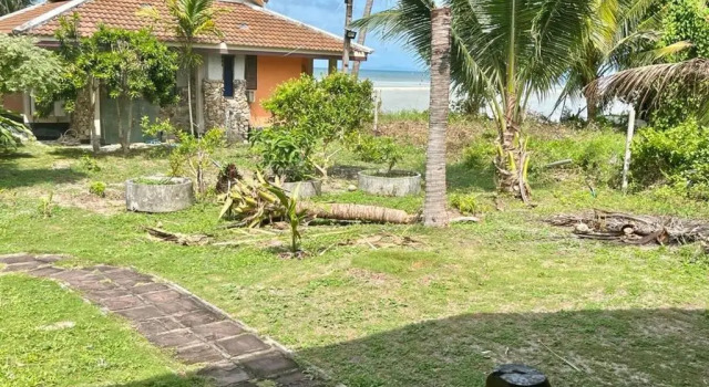Бунгало с видом на сад First Villa Beach Resort
