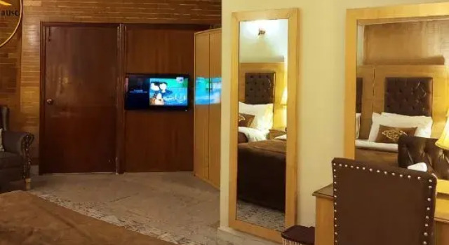 Grand Peace House III, Book Hotel Hotels in Islamabad with Parking, Parking