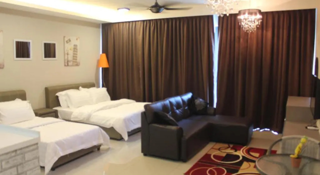 Номер Deluxe De Houz - Trefoil Setia Alam Home Stay