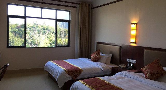 Yangshuo Mountain Top Retreat, Boek Hotel Yangshuo Guangxi