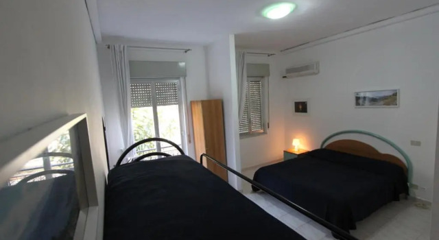 Четырёхместный номер Standard Hotel Ristorante La Scogliera