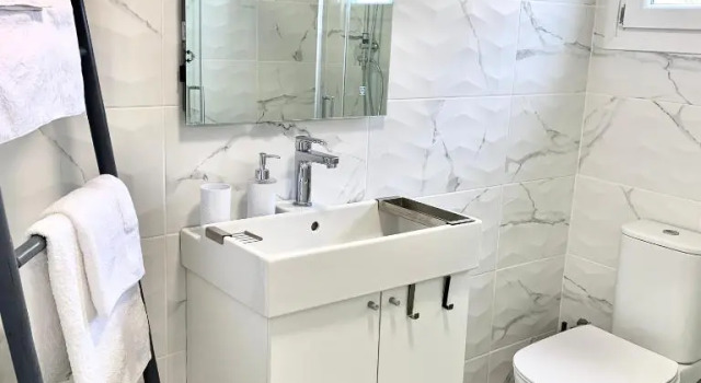 Thelfi Luxury studio in Attica - close to varkiza beach - Sea view, Забронировать Отель Отели Коропи 4 звезды, 4*