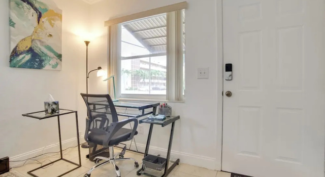 2 Mi to Boardwalk: Home w/ Grill in Dania Beach!, Book Feriehus Villaer i Broward County, Villa