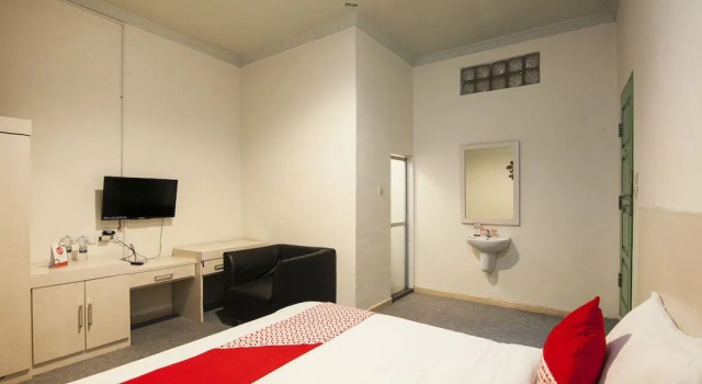OYO 529 Hotel Paninda, Rezerwuj Hotel Medan Sumatra