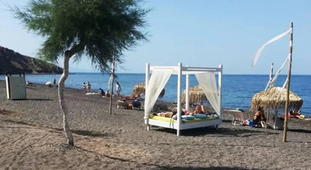 Коттедж с 2 комнатами с видом на океан Real Santorini Cave House far From the Crowds
