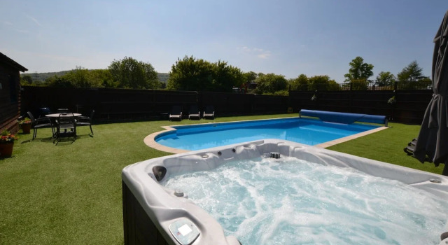 Шале The Chiltern Lodges at Upper Farm Henton