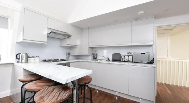 Апартаменты Charming & Modern Apartments near Oxford Circus London