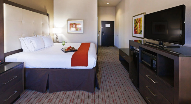 Номер Standard Holiday Inn Express Frisco Legacy Park Area by IHG