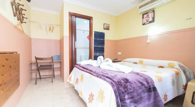Hostal Florida, Забронировать Отель Севилья провинция Севилья, рядом с Торре-дель-Оро
