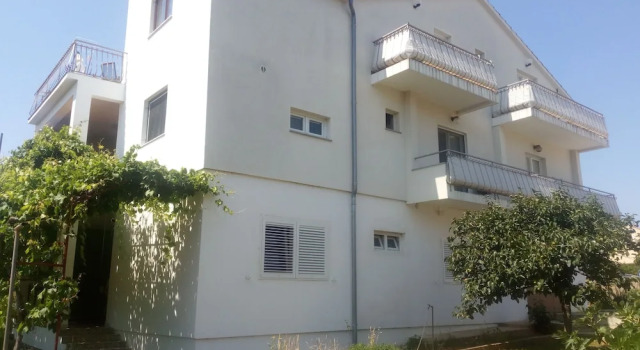 Boutique Apartments Julija, Забронировать Апартаменты/квартира Отели Водице с парковкой, рядом с Частный Пляж Отеля «Кристина», Парковка