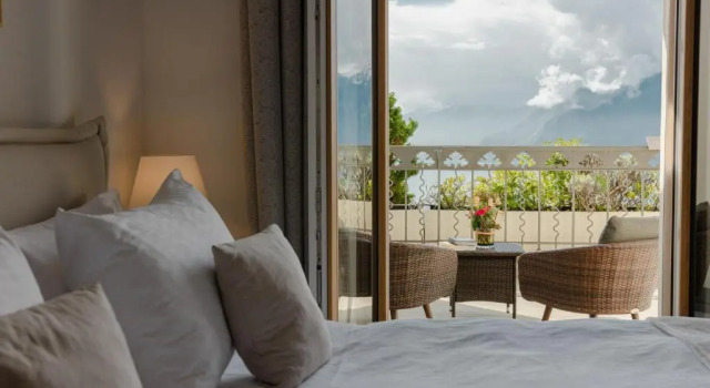 Двухместный номер Deluxe с балконом и с видом на озеро Le Mirador Resort & Spa