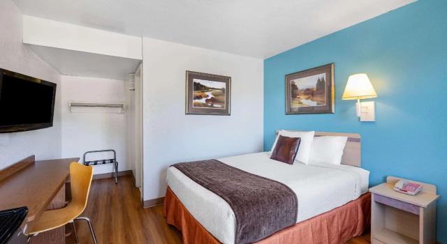 Двухместный номер Standard Travelodge by Wyndham Miles City