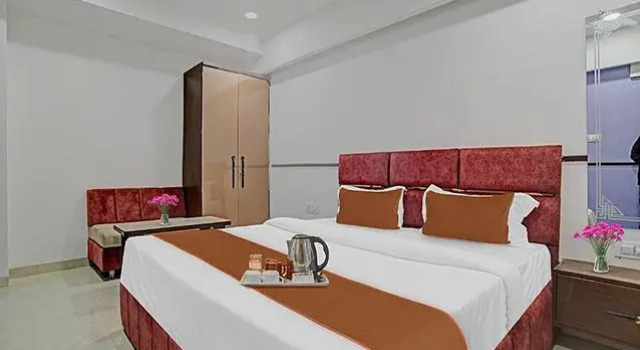 Люкс FabHotel Elite Residency