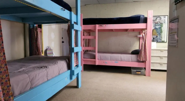 Кровать в общем номере Inn the Clouds Hostel & Inn