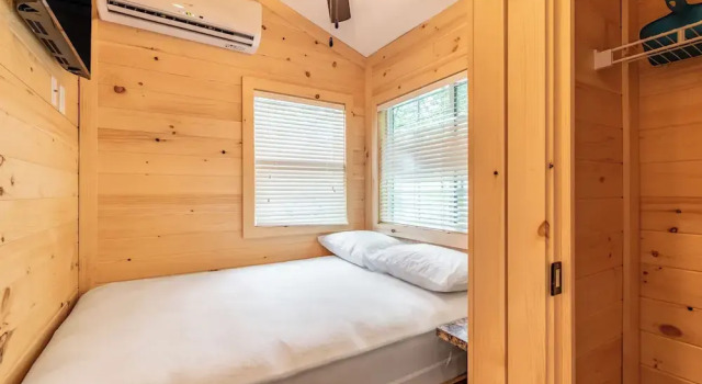 Коттедж с 2 комнатами Circle M RV & Camping Resort - Caravan Park