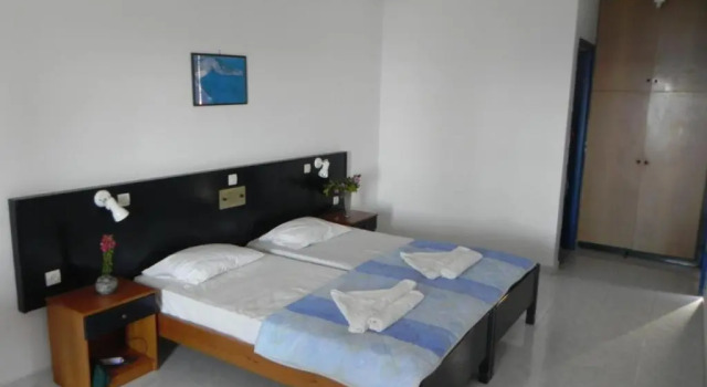 Ardani Bay Studios, Prenota Hotel Amoopi 
