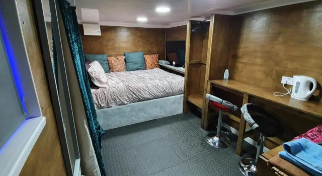 Adorable private suite with hassle-free street parking