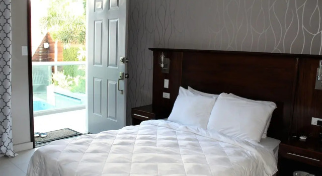 Одноместный номер Standard с балконом и с красивым видом из окна Barefoot Caye Caulker Hotel