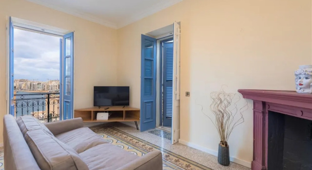 Square and Sea Views - 1 BR With Ensuite, Reservar Apartamento Valeta Malta