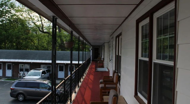 Четырёхместный номер Comfort Northside Motel
