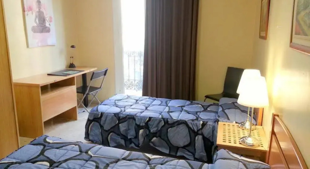 Barcelona Housing recommend for Students, Забронировать Хостел Грасиа Барселона, рядом с Jove Regina Theatre