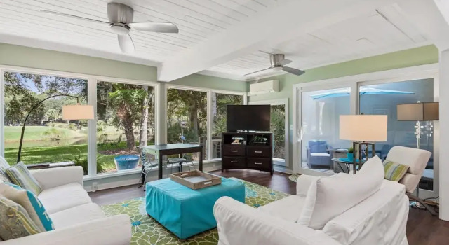 94 Fairway Lane at The Sea Pines Resort, Забронировать Курортный отель Отели Хилтон-Хед-Айленд с бассейном, рядом с Поля для гольфа Heron Point and Ocean Course, Бассейн
