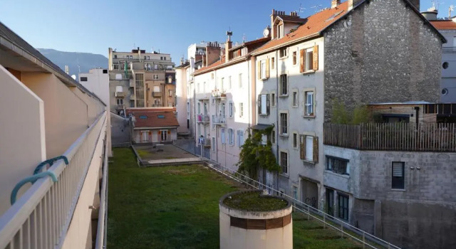 Studio plein centre avec garage, piscine et gardien, Rezervasyon Daire Grenoble Grenoble Area