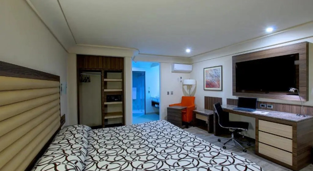 Номер Deluxe Econo Express Hotel by Nokte Inn