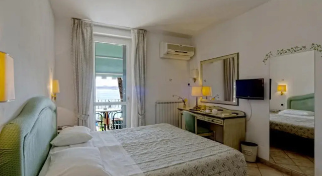Двухместный номер Standard с видом на озеро Hotel Kursaal - Umbria