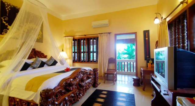 Полулюкс с балконом Shining Angkor Boutique Hotel