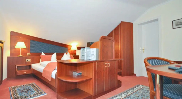Полулюкс Hotel Quellenhof